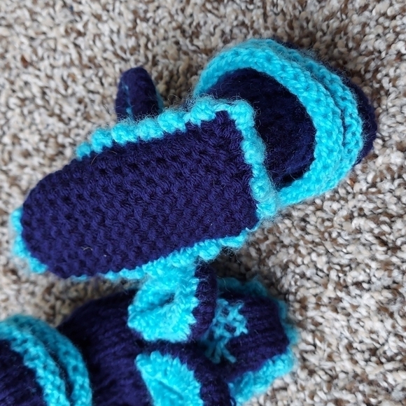 Adorable baby booties. Size 6-9 month. - Picture 3 of 5